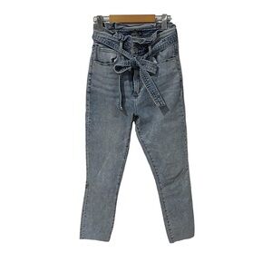 Abercrombie light wash frill waist jeanss size 28. Cut off to 26”